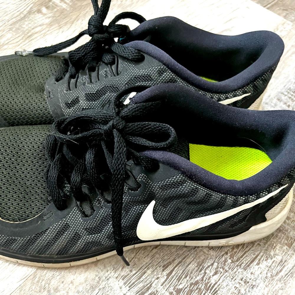 Nike Free RN 5.0 Shoes in Black/Multicolor.